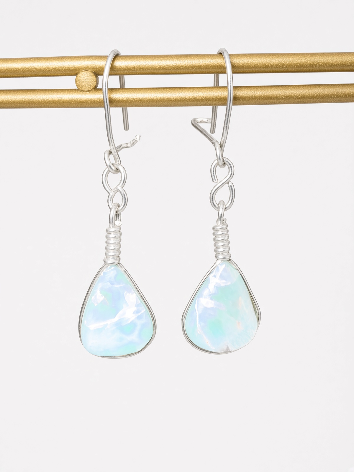 UP8-LEGACY-EAR-001-pair-hang